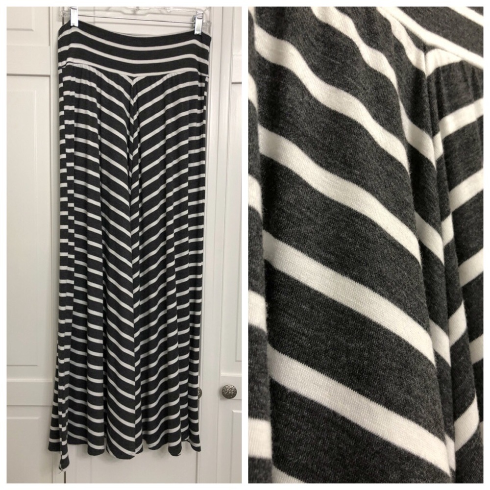 HP!🌺 AB Studio Chevron Grey/White Knit Maxi Skirt